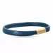 Platt blå armband i läder med förgyllt stål lås  x 6 mm