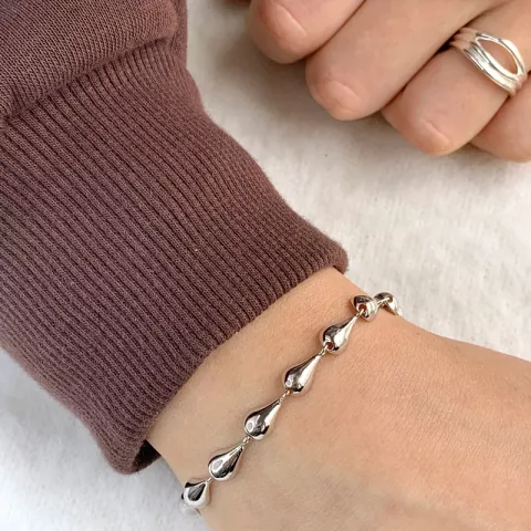 Elegant droppe armband i rhodinerat silver