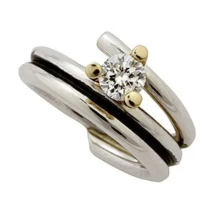 RS of Scandinavia ring i oxiderat sterlingsilver med 14 karat guld vit zirkon