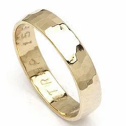 Vigselsring från rs of scandinavi i 8 karat guld