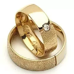 Vigselsringe från rs of scandinav i 8 karat guld 0,03 ct