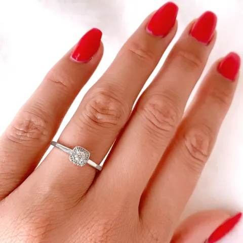 fyrkantigt diamant ring i 14 karat vitguld 0,15 ct 0,06 ct