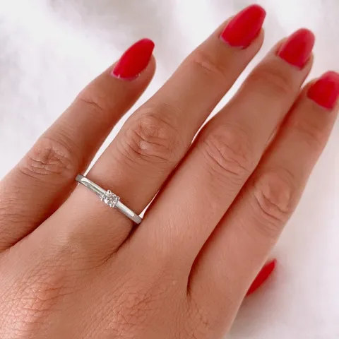 rund diamantring i 14 karat vitguld 0,10 ct