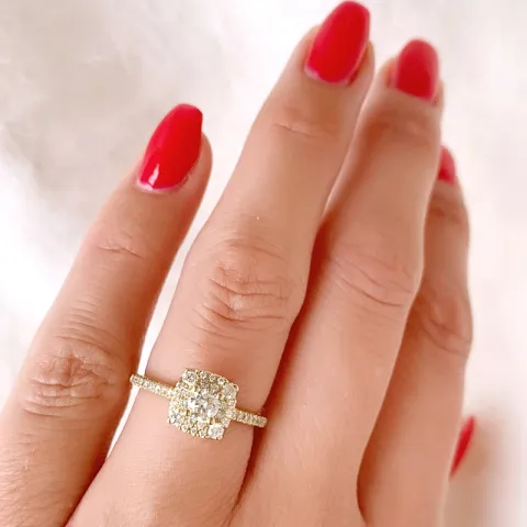fyrkantigt diamantring i 14 karat guld 0,21 ct 0,30 ct