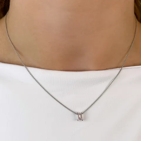 Fyrkantigt morganit hängen i 14 carat vitguld 0,55 ct