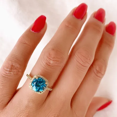 fyrkantigt topas diamantring i 14 karat guld 3,50 ct 0,18 ct