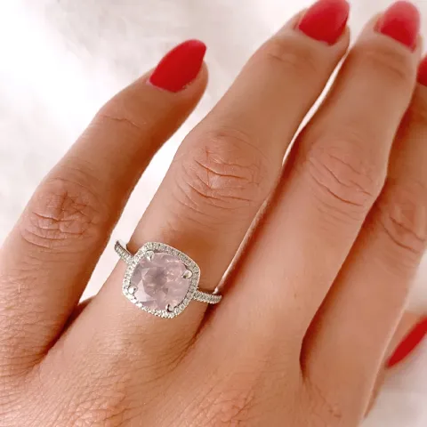 fyrkantigt kvarts diamantring i 14  karat vitguld 2,65 ct 0,18 ct