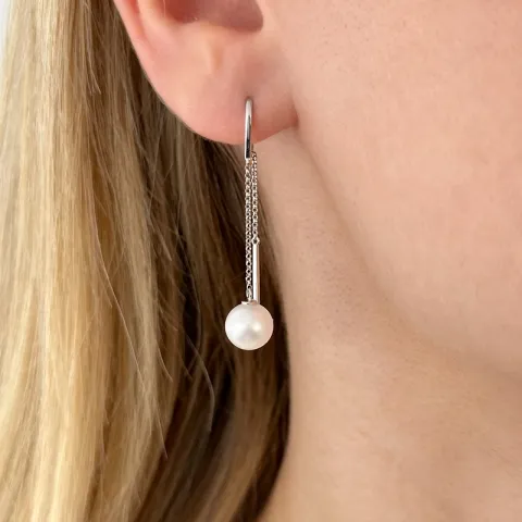 långa aaa-graderad sötvattenspärla örhängen i 14 karat vitguld med 