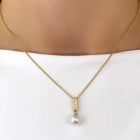 Pärla diamantberlocker i 14 carat guld 0,05 ct