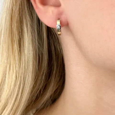 Diamant halvcreol i 14 karat guld och vitguld med diamanter 