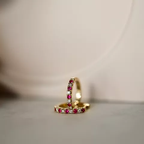 14 mm rubin creol i 14 karat guld med rubin och diamant 