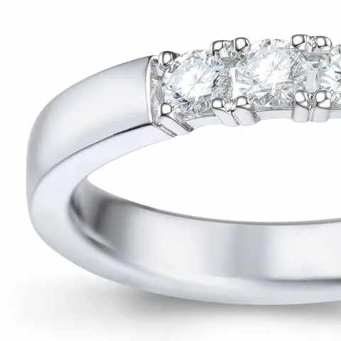 alliancring i 14 karat vitguld 3 x 0,10 ct