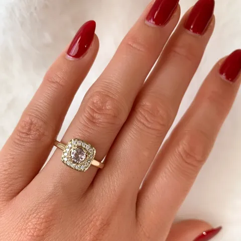 fyrkantigt morganit diamantring i 14 karat guld 0,32 ct 0,192 ct