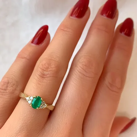 smaragd briljantring i 14 karat guld 0,47 ct 0,14 ct