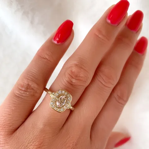 fyrkantigt morganit diamantring i 14 karat guld 0,42 ct 0,152 ct