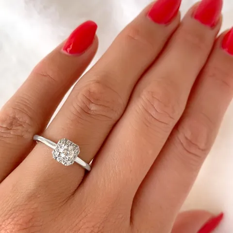 diamant ring i 14 karat vitguld 0,26 ct 0,096 ct