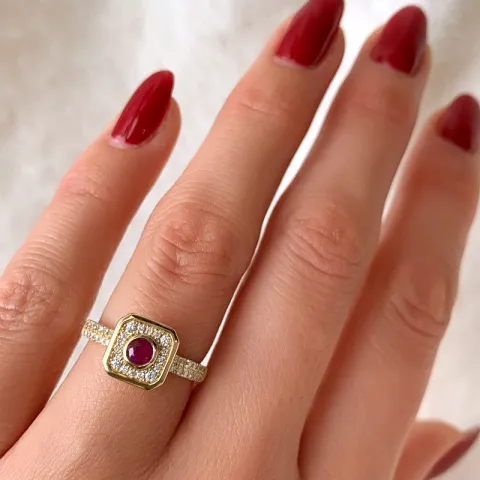 fyrkantigt rubin diamantring i 14 karat guld 0,306 ct 0,308 ct