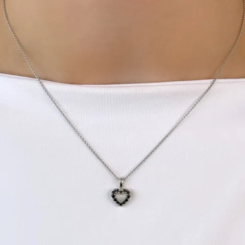hjärta sort diamant hängen i 14 carat vitguld 0,206 ct