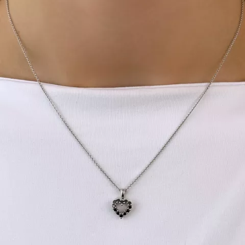 hjärta sort diamant hängen i 14  carat vitguld 0,264 ct