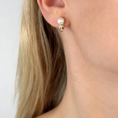 pärla creol i 14 karat guld med diamant