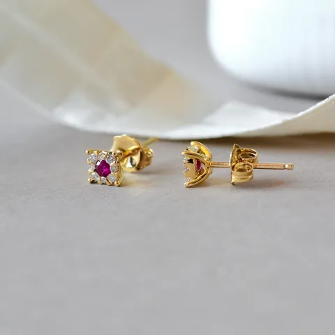 rubin briljiantöronringar i 14 karat guld med rubin och diamant