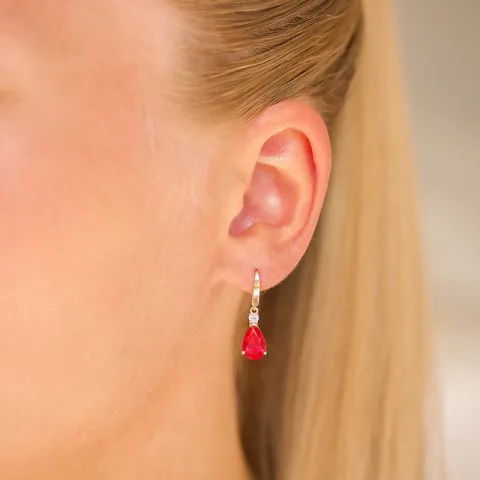 droppformad örhängen i 9 karat guld med rubin och zirkon - Gold Collection