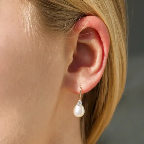 långa örhängen i 9 karat guld med zirkon - Gold Collection