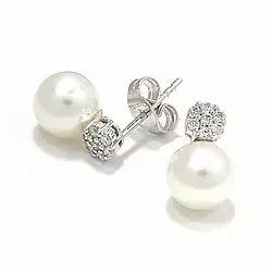 Vita pärla diamantörhängen i 14 karat vitguld med diamanter 