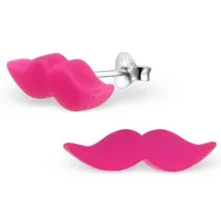 Mustasch örhängen i silver med plast
