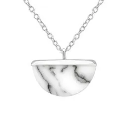 halsband i silver med hängen i silver