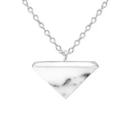 Trekantigt halsband i silver med hängen i silver