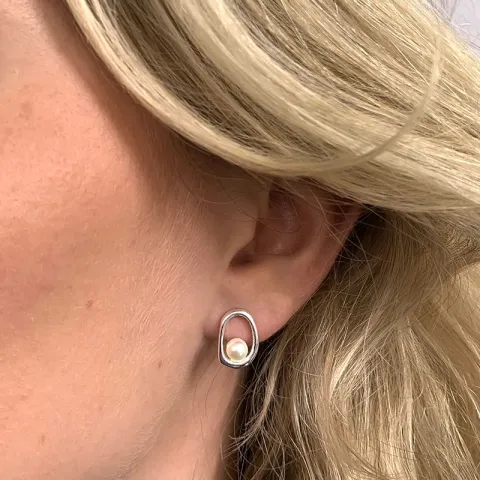pärla örhängen i silver