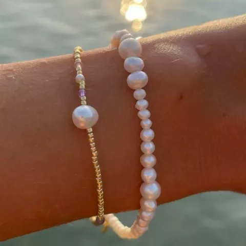 Hultquist pärla armband i förgyllt silver lila sten rosa sten