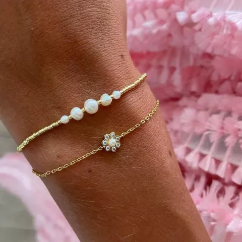 Hultquist blomma armband i förgyllt silver vit zirkon