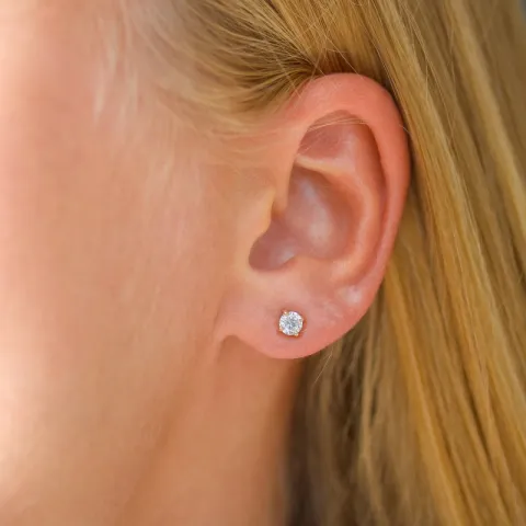 4 mm zirkon örhängestift i 9 karat guld med zirkon