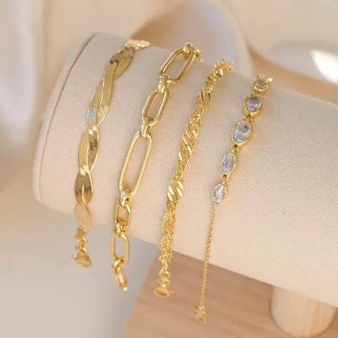 Nava Akhen armband i förgyllt silver vit zirkon