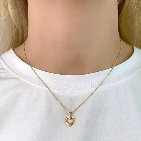 Elegant hjärta diamant hängen i 9 carat guld med rodium 0,010 ct