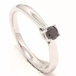 sort diamant ring i 14  karat vitguld 0,20 ct