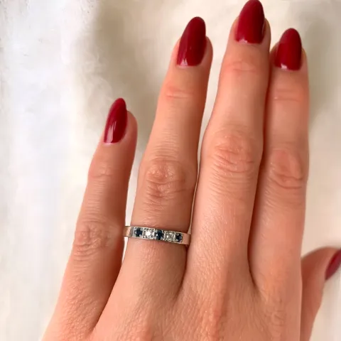 safir alliancring i 14 karat vitguld 0,06 ct 0,15 ct