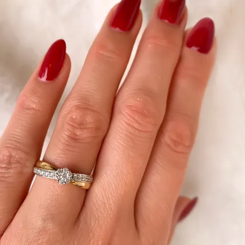 blommor diamant ring i 14 karat guld- och vitguld 0,35 ct