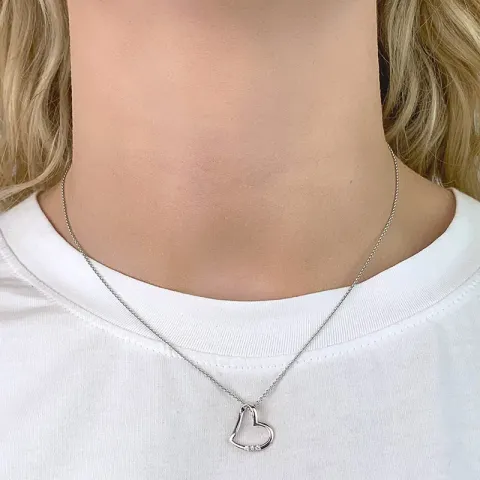 Hjärta hängen i 9 karat vitguld