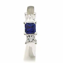 fyrkantigt safir ring i 14  karat vitguld 0,52 ct 0,36 ct