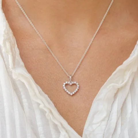 Hjärta diamantberlocker i 14  carat vitguld 0,39 ct