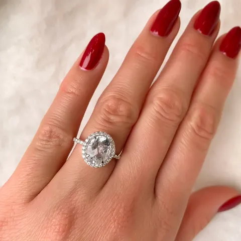 oval diamantring i 14 karat vitguld 0,30 ct 2,55 ct