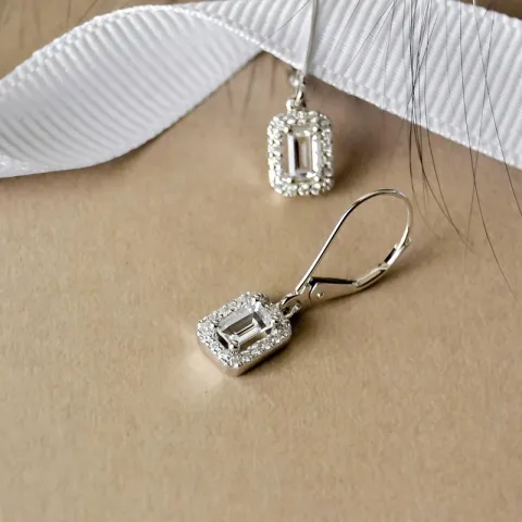 långa fyrkantigt kvarts örhängen i 14 karat vitguld med diamant och kvarts