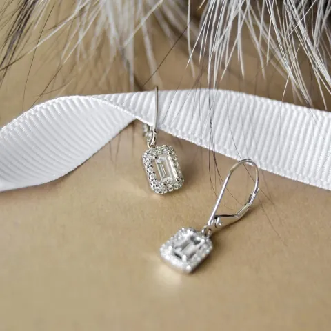 långa fyrkantigt kvarts örhängen i 14 karat vitguld med diamant och kvarts