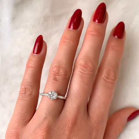 Briljantring i 14  karat vitguld 0,41 ct