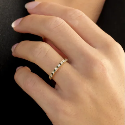 sort alliancring i 14  karat guld 0,09 ct 0,10 ct
