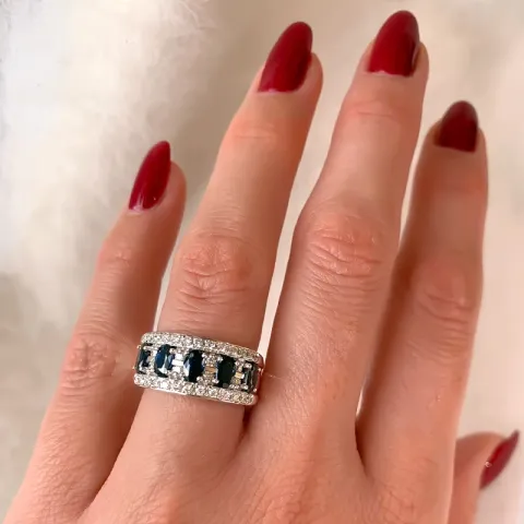 blå safir diamantring i 14 karat vitguld 0,49 ct 1,75 ct