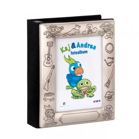 Dopgåvor: Kaj och Andrea fotoalbum i förtennad  modell: 250-76600